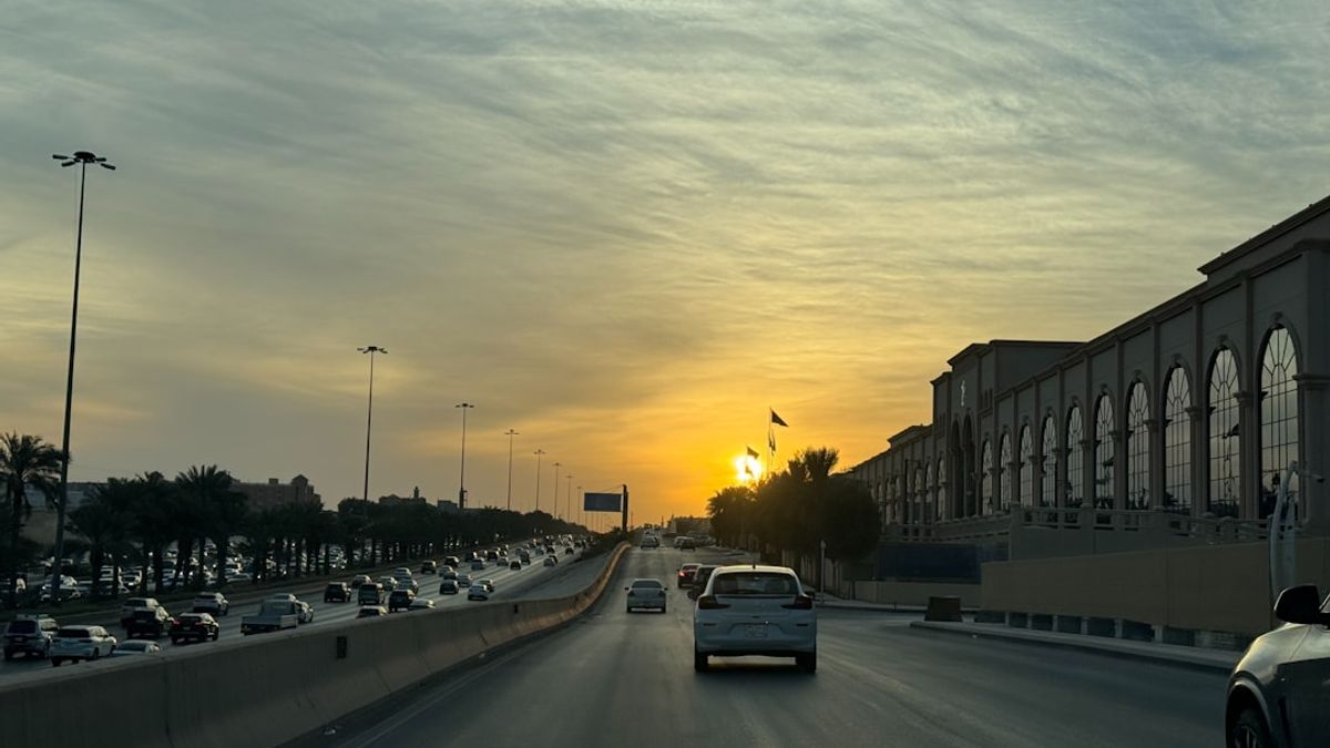 Tehran sunrise energy city streets – iranian sports startups 2025