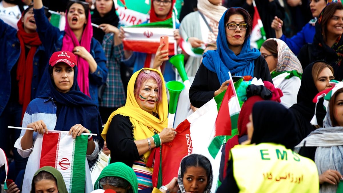 Tense fans in Iran football stadium during Iran U23 football crisis