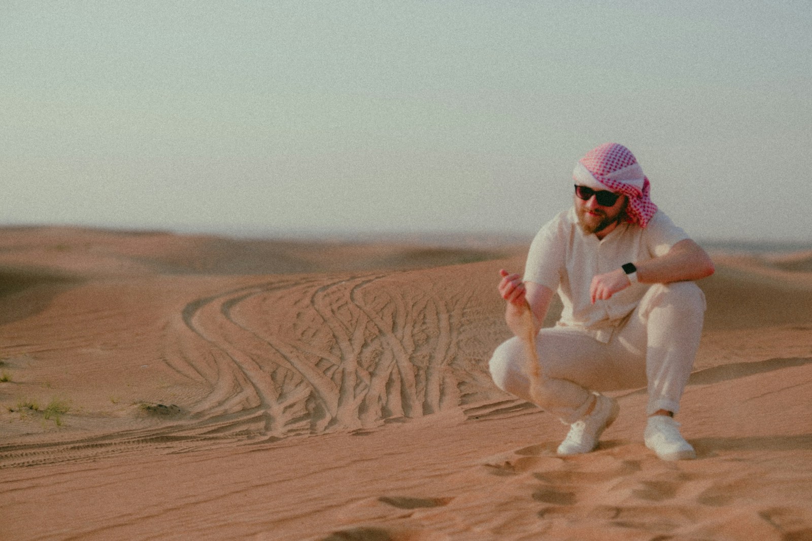 azmoun-shabab action