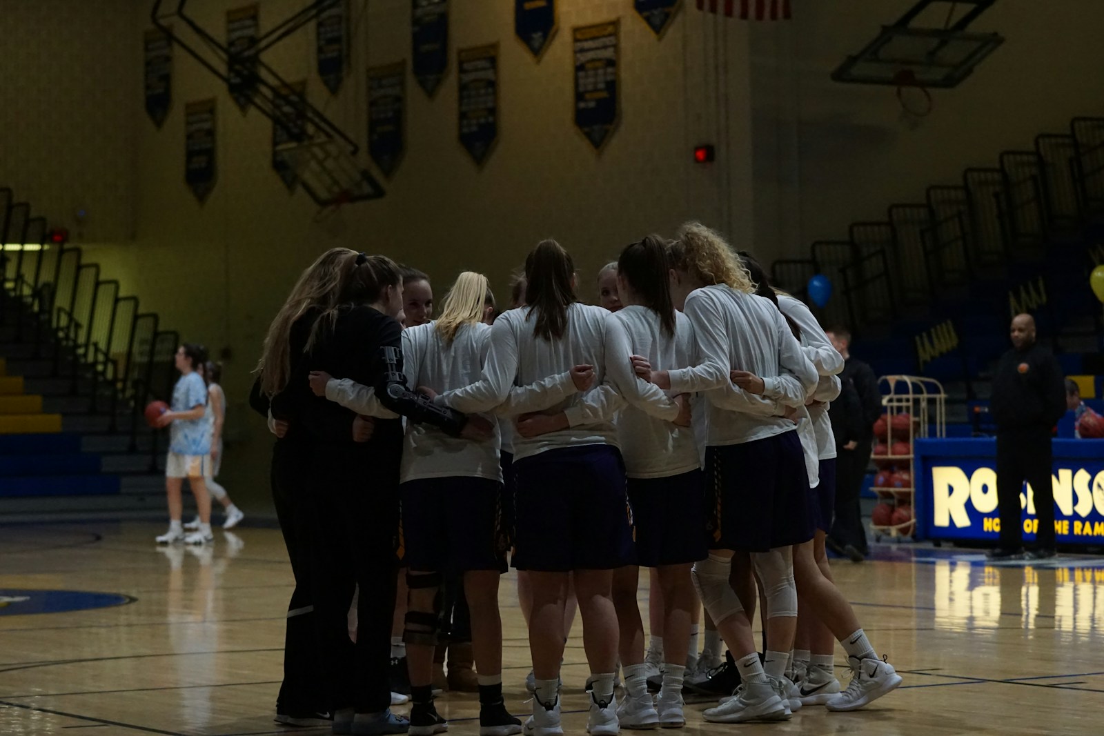 Iran volleyball players celebrating a point during a VNL match