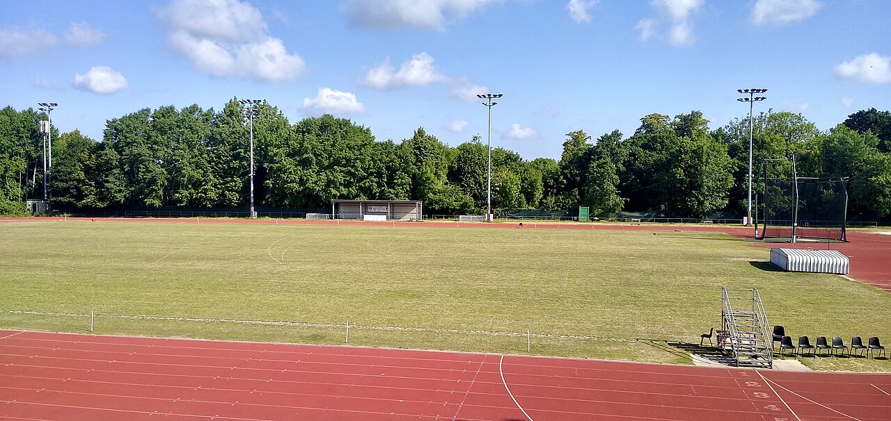 athletics track (foto: Mertbiol / CC0, Wikimedia Commons)